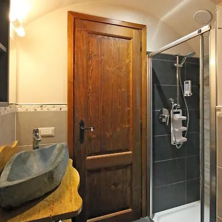 Mella -la Corte - At The With Parking Белладжо