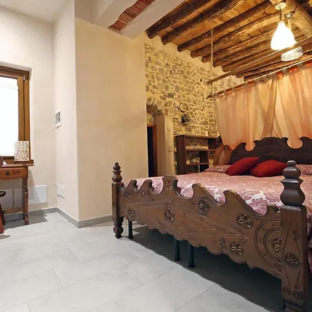Mella -la Corte - At The With Parking Apartment